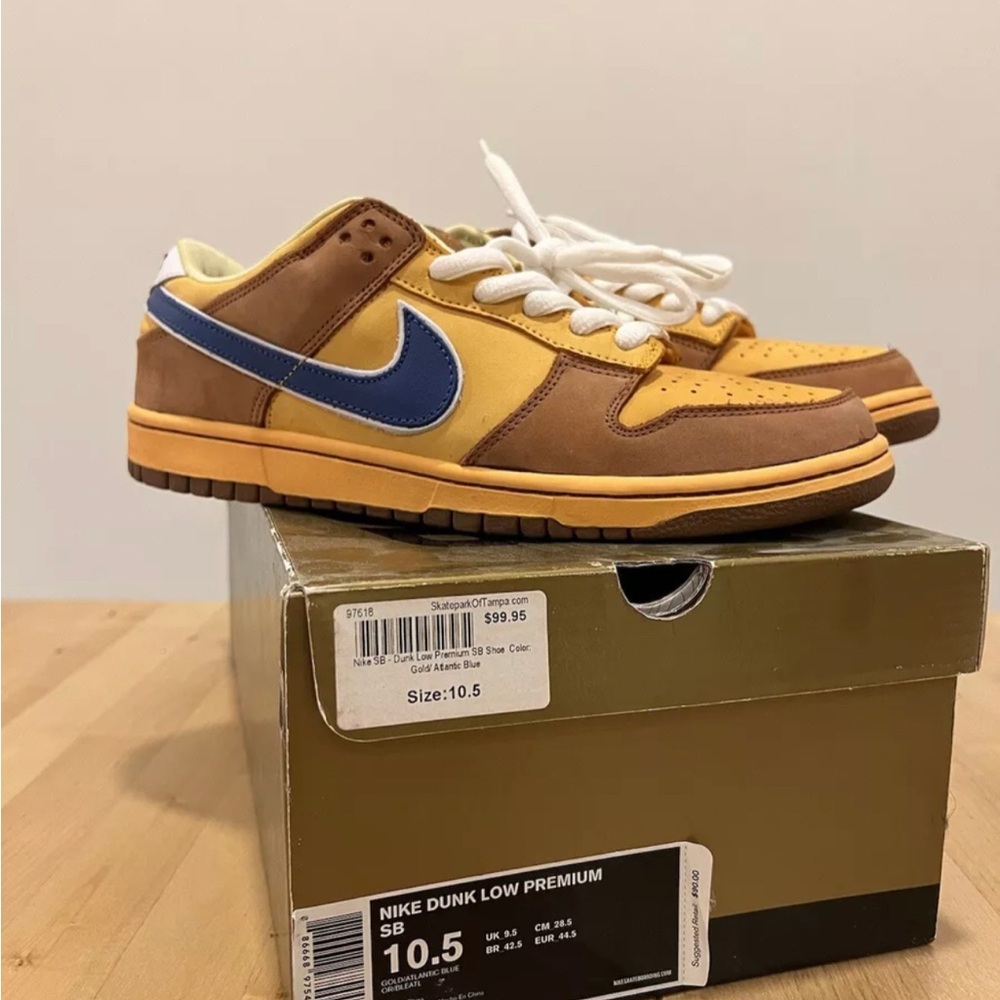 Nike Dunk Sb low new castle brown ale yellow size 10.5